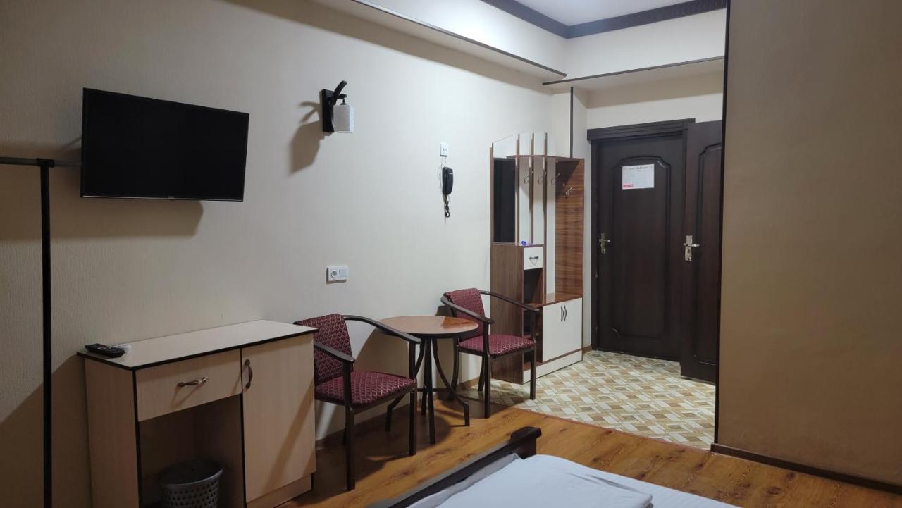 Hotel Mufarshox Buchara Exterior foto